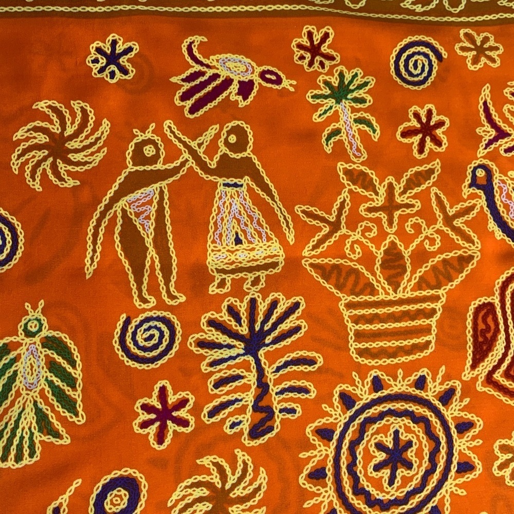 Sarong/ scarf with indigenous hieroglyphics print orange and yellow - Picture 5 of 8